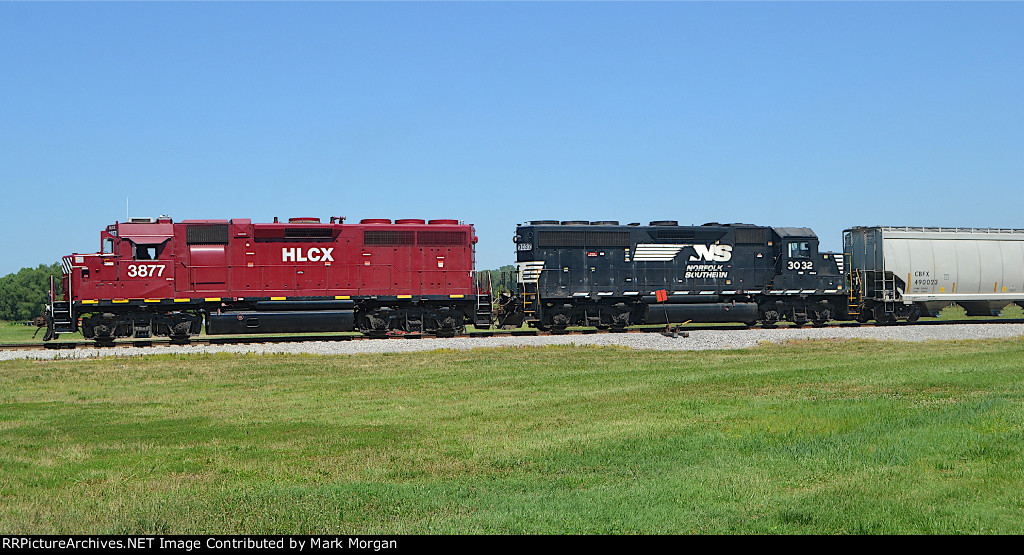 HLCX GP38-3 3877